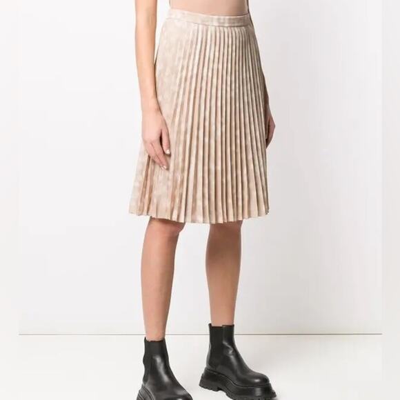 Burberry Rersby Spotted Deer Print Pleated Skirt NWOT - Picture 1 of 12